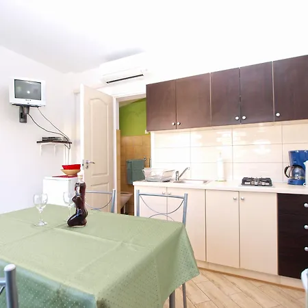 Nadia 1493 Apartmán