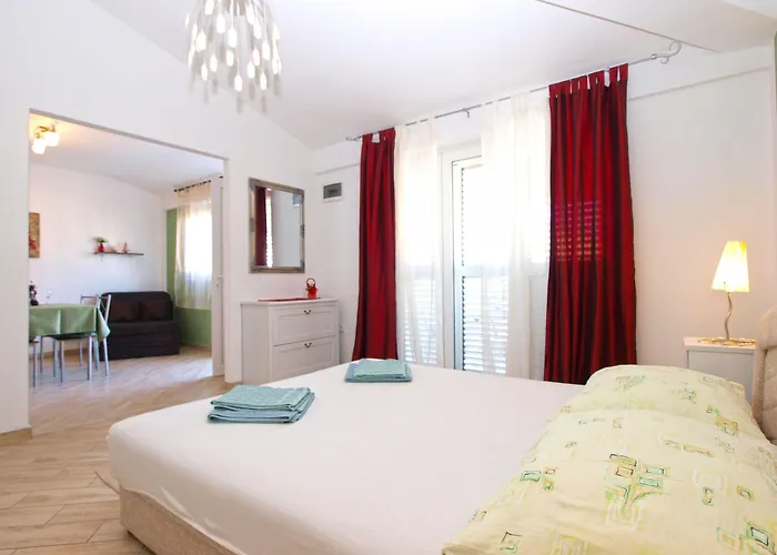 Nadia 1493 아파트