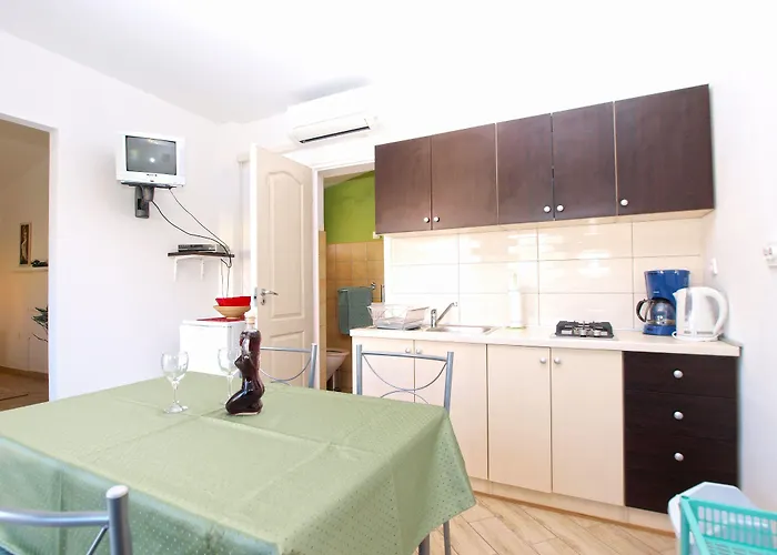 Nadia 1493 아파트