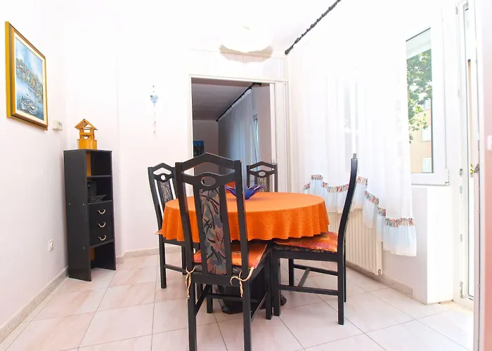 Nadia 1493 아파트 메덜린