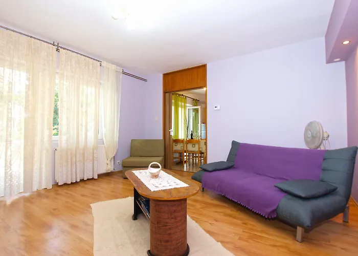 Nadia 1493 아파트 메덜린