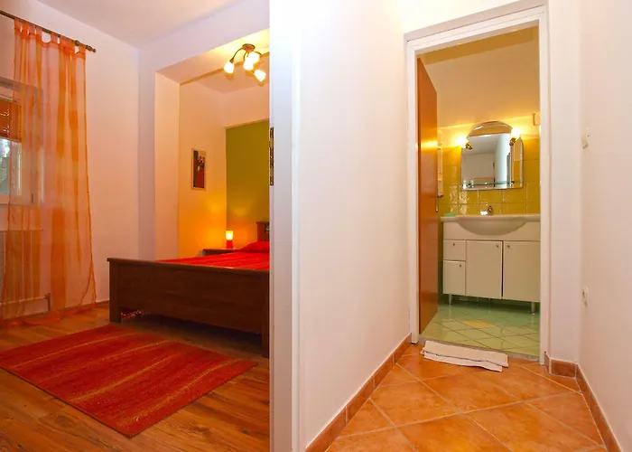 Nadia 1493 아파트 메덜린