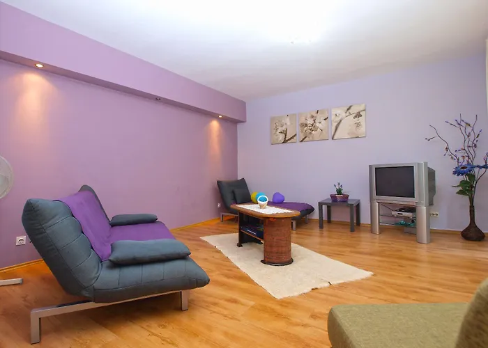 Nadia 1493 아파트 *