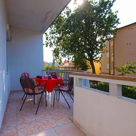 Apartment Nadia 1493 Medulin