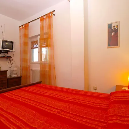 Nadia 1493