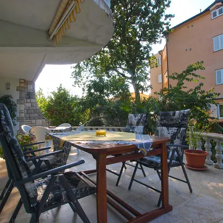 Nadia 1493 Apartament