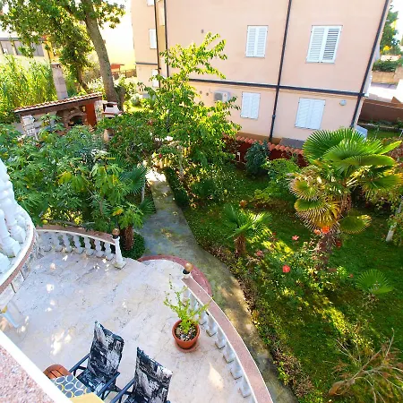 Apartment Nadia 1493 Medulin