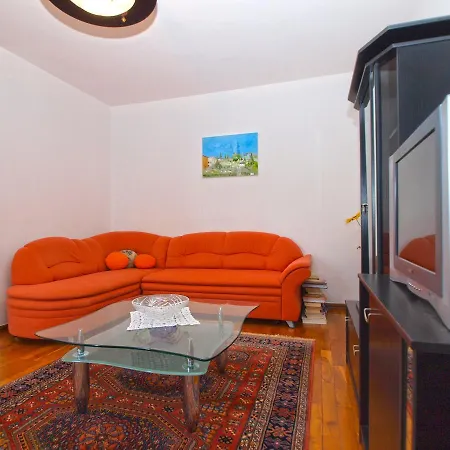 Apartment Nadia 1493 Medulin