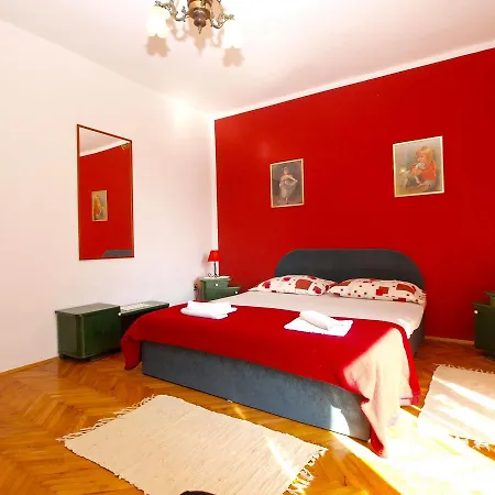 Nadia 1493 Apartment *